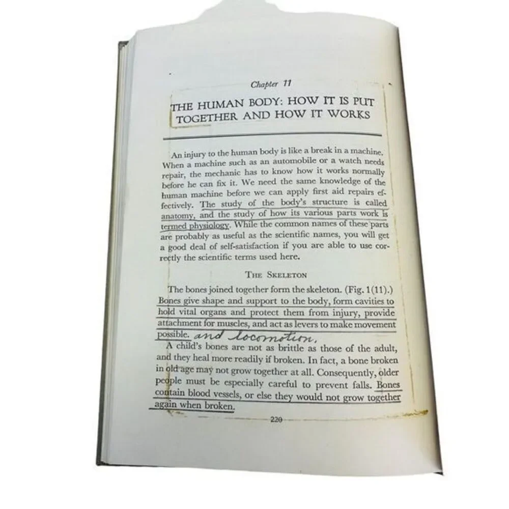 1945 American Red Cross First Aid Textbook & First-Aid Suggestion Booklet VTG‎